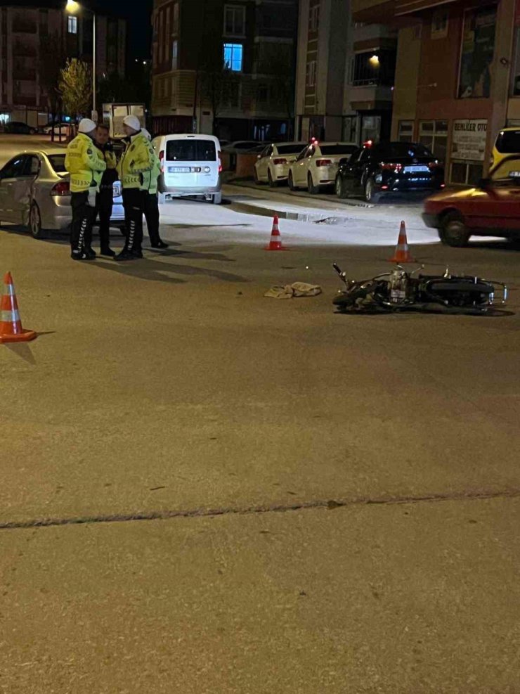 Çorum’da otomobil ile motosiklet çarpıştı: 1 yaralı
