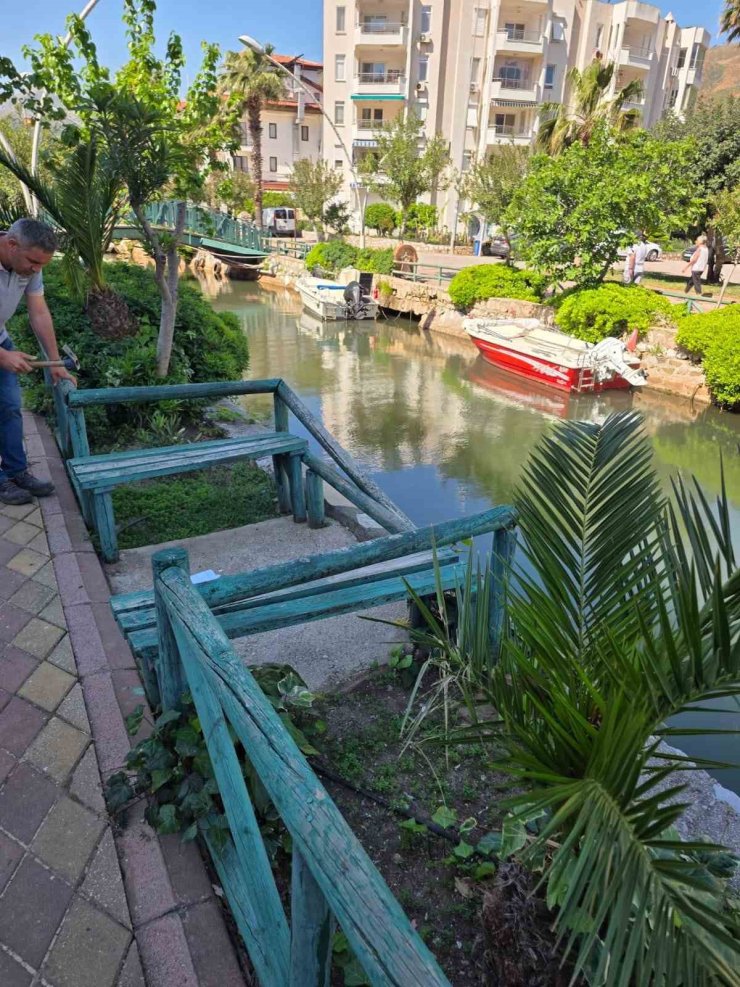 Marmaris’te ahşap korkuluklara zarar veren şahıslar tespit edilecek