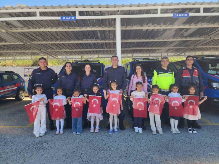 Aliağa’da, minik öğrenciler Jandarmayı yakından tanıdı