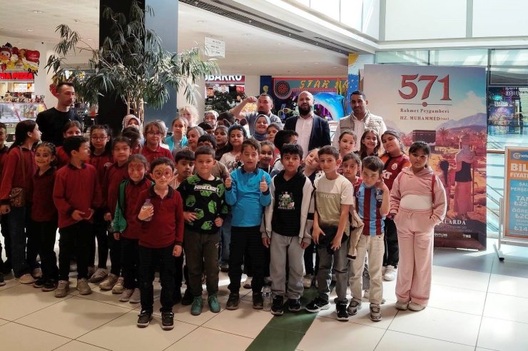 Aslanapa’da Kur’an kursu öğrencileri "571 Rahmet Peygamberi Hz Muhammed" filmini izledi