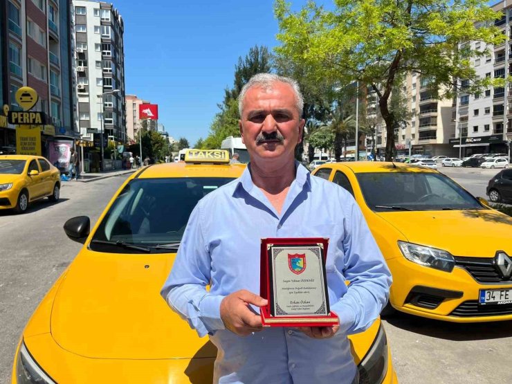 Parası çalınan askerin imdadına taksi şoförü yetişti