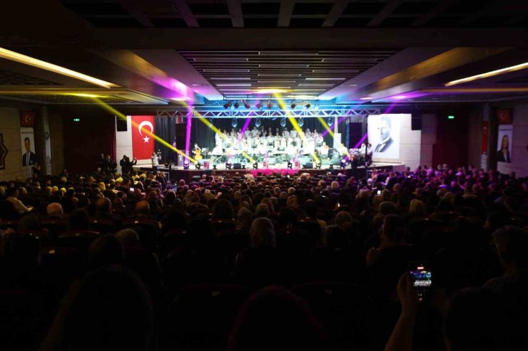 Yunusemre Türk Müziği Topluluğundan unutulmaz konser