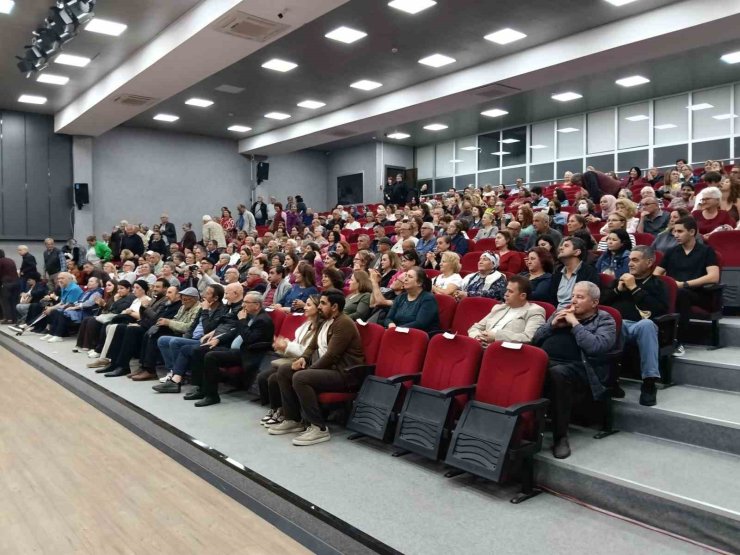 Gömeç’ de bahara merhaba konseri yoğun ilgi gördü