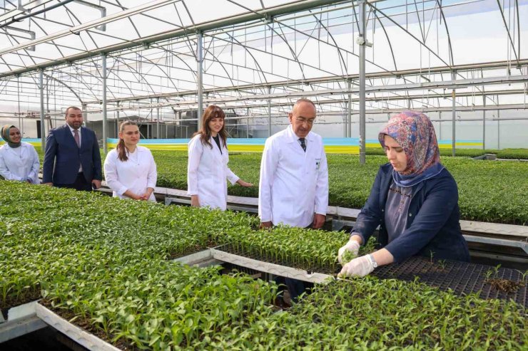 Meram Belediyesinin Konya çiftçisine büyük desteği, Konya Fide’de yeni sezon satışları başladı