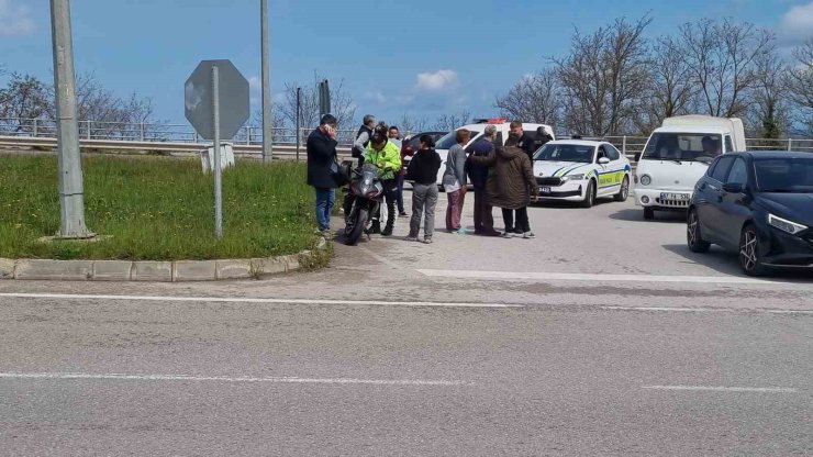 Sinop’ta motosiklet ile otomobil çarpıştı: 1 yaralı