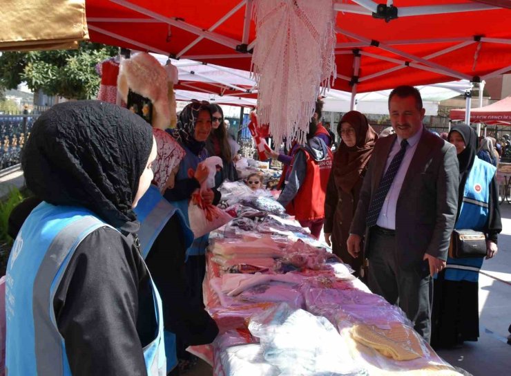 Bilecik’te ‘İki İnsan Bir Hayat: Aile’ temalı ‘Hayır Çarşısı’ açıldı