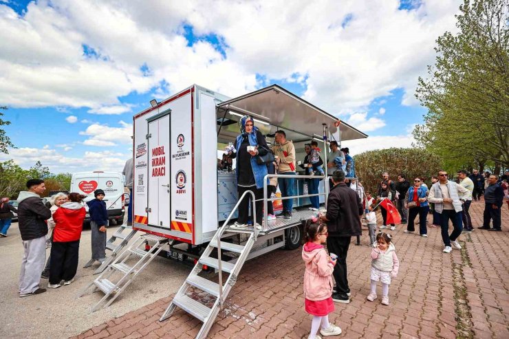 Denizli Büyükşehirin mobil ikram filosu güçlendi