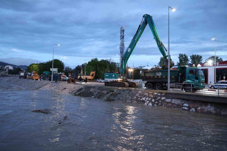 Tokat Belediyesi tarafından sel ve taşkın riskine karşı önlemler artırıldı