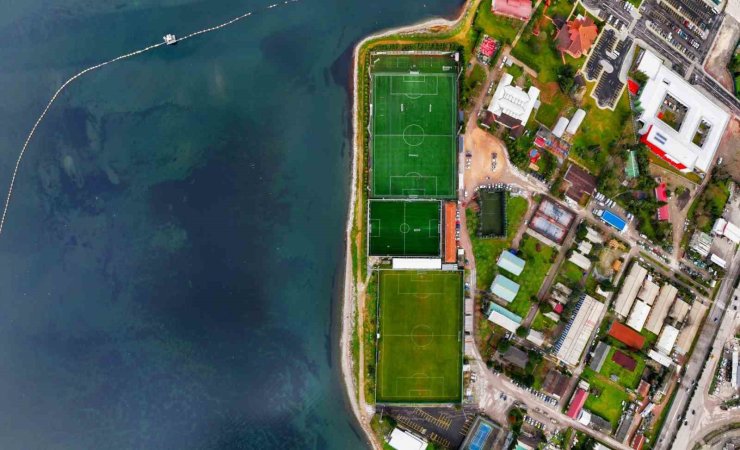 İzmit’te sahil şeridi eğitim, spor ve sosyal projelerle yeniden şekilleniyor