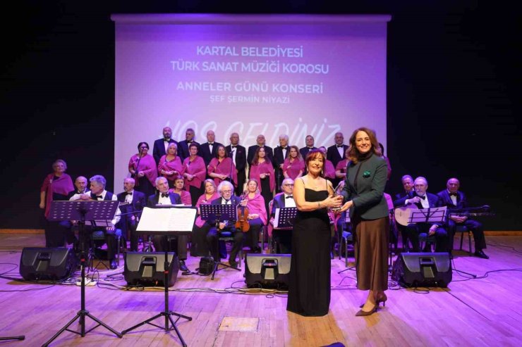 Kartal’da Anneler Günü coşkusu: Sevilen eserler anneler için seslendirildi