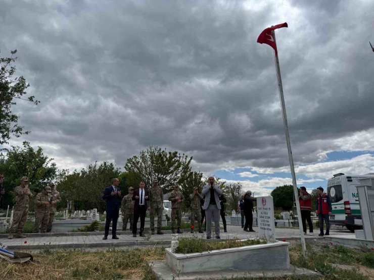 56 yıl sonra bulunan şehit mezarı memleketine taşındı