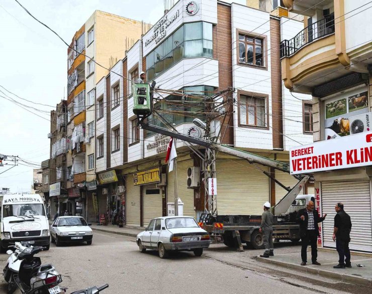 Dicle Elektrik’ten fırtına mesaisi