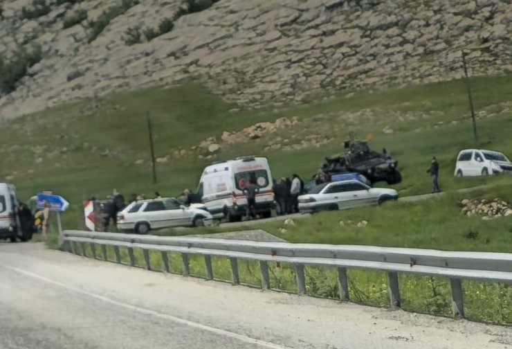 Diyarbakır’da mezuniyet kutlamasına giden öğrenciler kaza yaptı: 6 yaralı