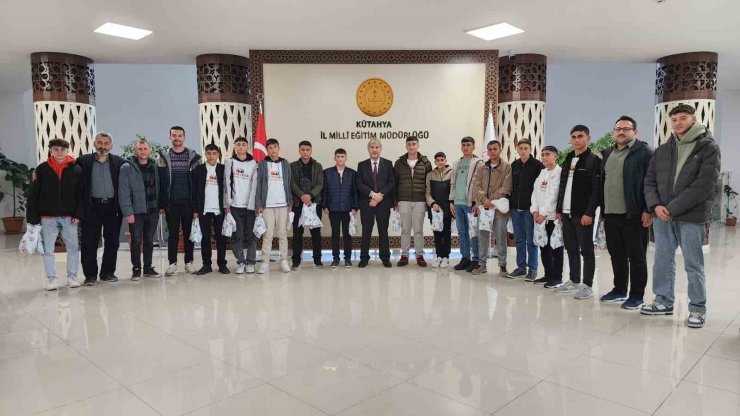 Müdür Yılmaz, Bitlisli öğrencileri ağırladı
