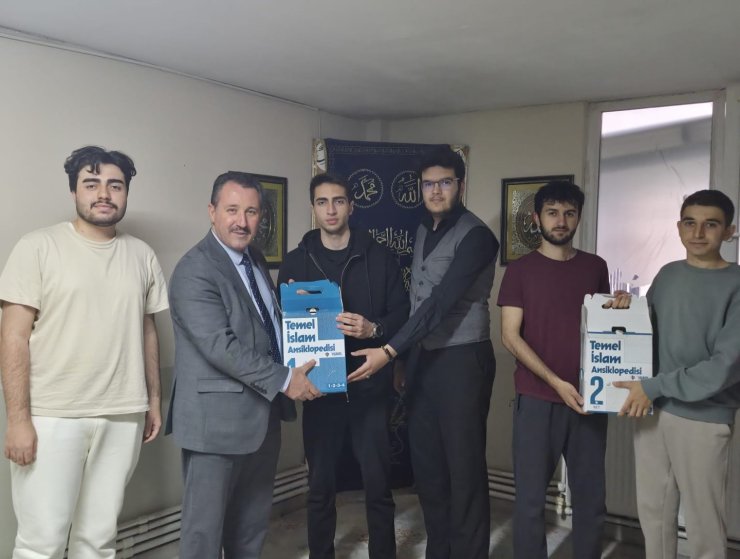 Müftü Dilek, KYK öğrencileriyle bir araya geldi