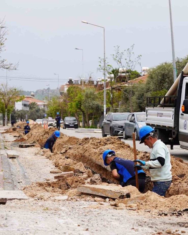 Milas’ta ömrünü tamamlayan su isale hatları değiştiriliyor