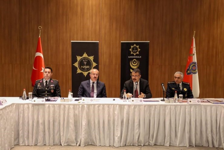 Çanakkale’de Bakan Yardımcısı Çelik’in katılımıyla narkotik suçlarla mücadele değerlendirmesi yapıldı