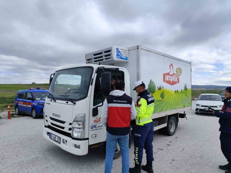 Çavdarhisar’da yol kontrol faaliyetleri