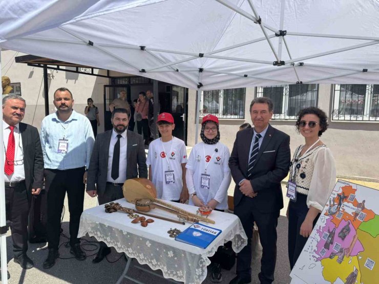 Bilime açılan kapı Akşemseddin Ortaokulu’nda aralandı