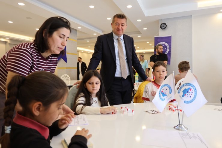 Bilecik’te 60 öğrenci zekâ oyunlarında kıyasıya yarıştı
