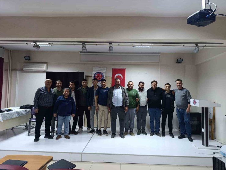Sınavı geçen Buldanlı avcılar sertifika almayı hak kazandı