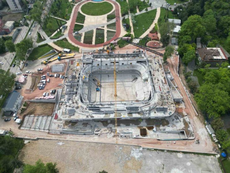 Atatürk Spor Salonu hızla yükseliyor