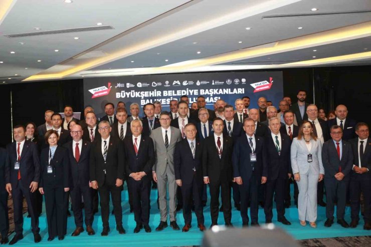 CHP’li Büyükşehir Belediye Başkanları Balıkesir’de buluştu