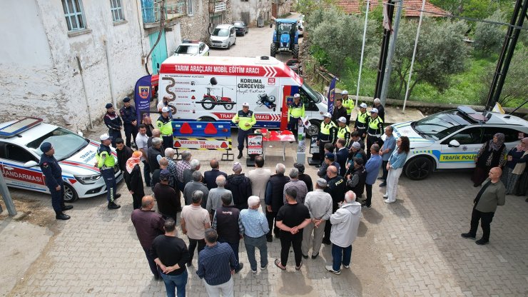 Kula’da çiftçilere trafik güvenliği eğitimi