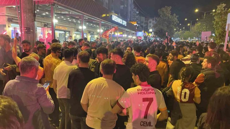 Galatasaray’ın şampiyonluğu Bursa’da kutlandı