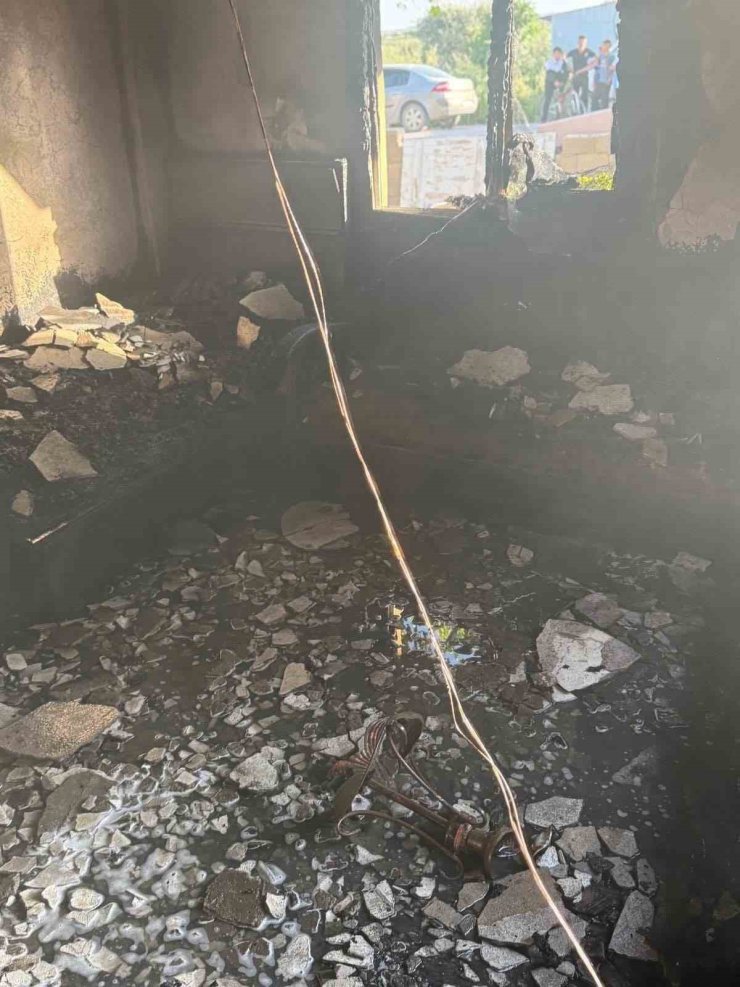Antakya’da ev yangını