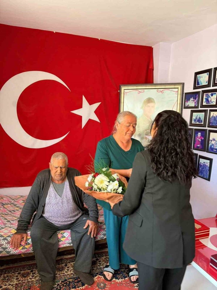 MHP Kuşadası Teşkilatı Anneler Günü’nde şehit aileleriyle buluştu