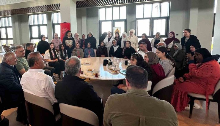 15 farklı ülkeden gelen öğrenciler, Ahlat Cumhurbaşkanlığı Külliyesi’nde ağırlandı