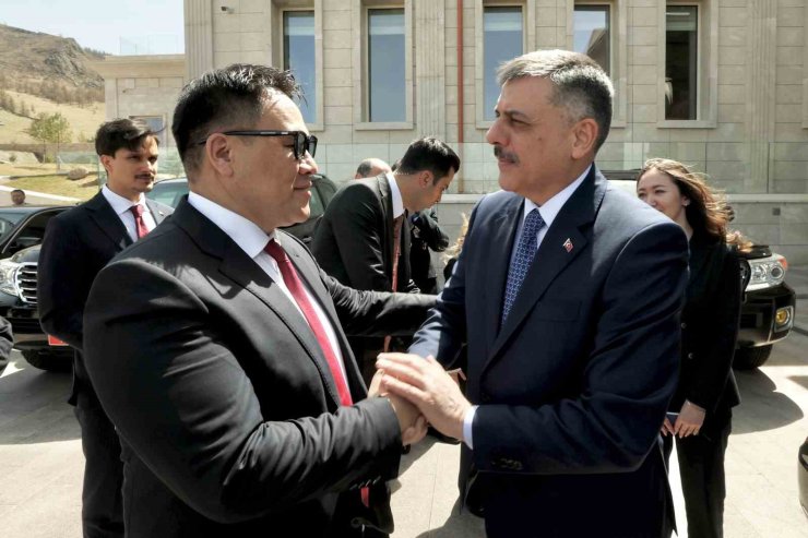 Bakan Çiftçi, Moğolistan Başbakan Yardımcısı Nomtoibayar ile görüşme gerçekleştirdi
