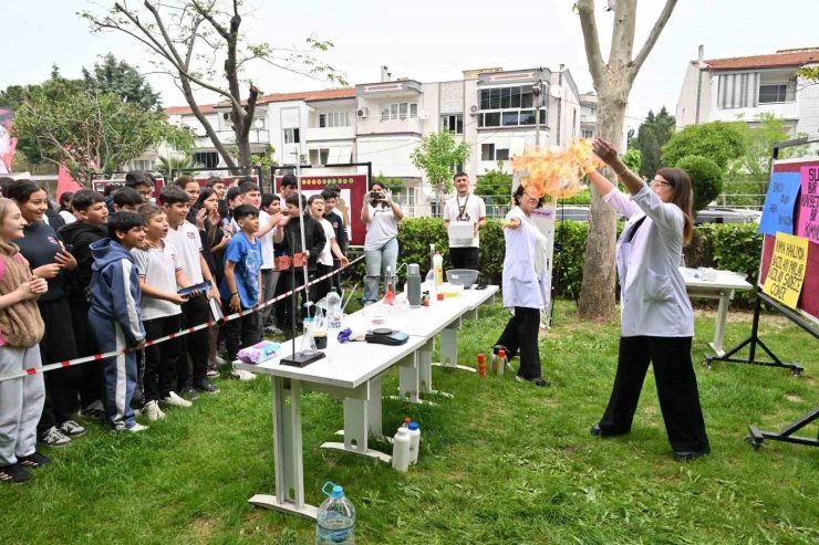 Manisa’da öğrenciler bahar şenliği ile geleceğe çiçek açtı