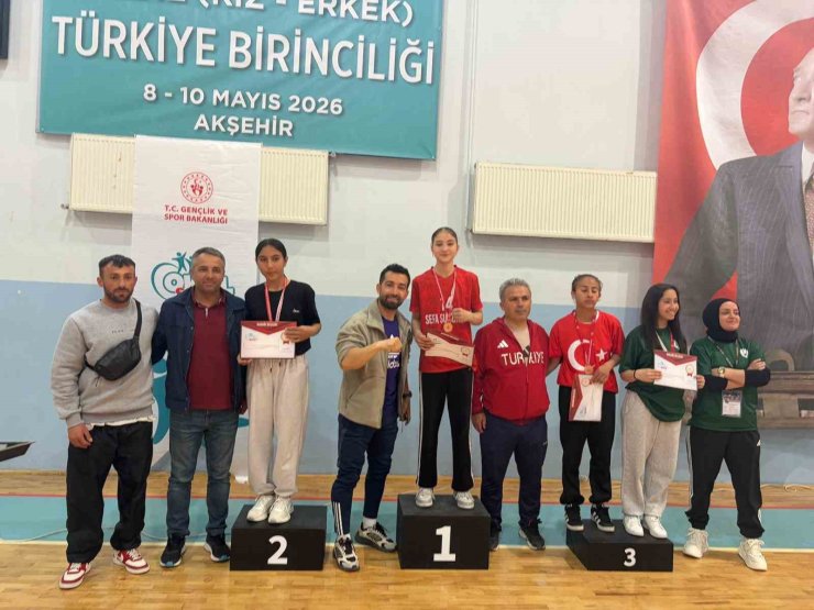 Çifte şampiyon Sudenaz’dan Manisa’ya gurur