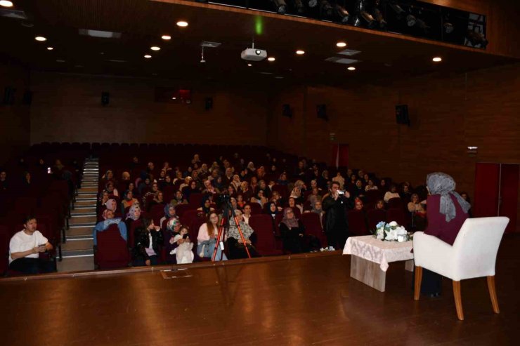 Vezirköprü’de Bilinçli Ebeveynlik söyleşisi