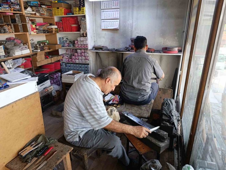 Tescilli Kahramanmaraş bıçakları bayrama hazırlanıyor
