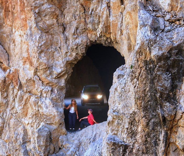 132 yılda yapılan Taş Yolu turistleri kendine çekiyor
