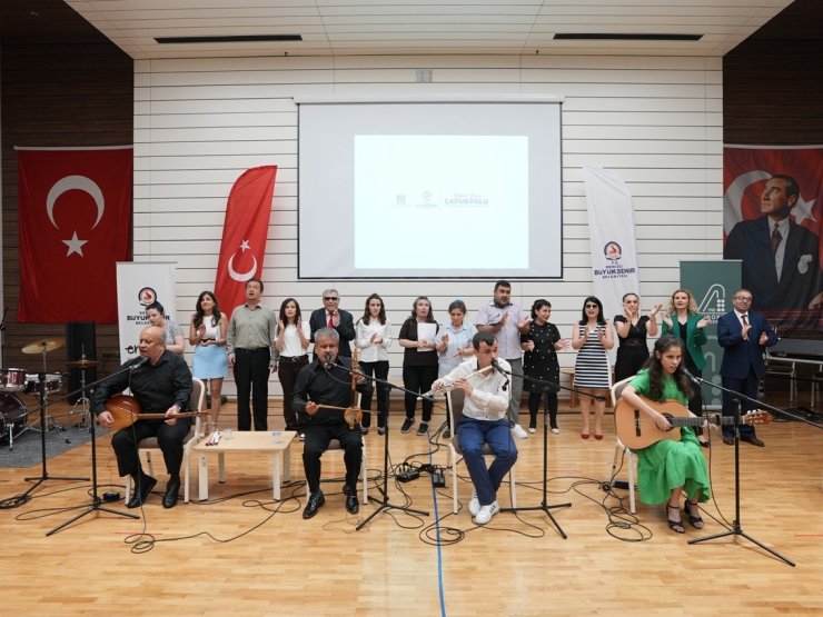 Dizelerden Ezgilere gecesinde engeller sanatla aşıldı