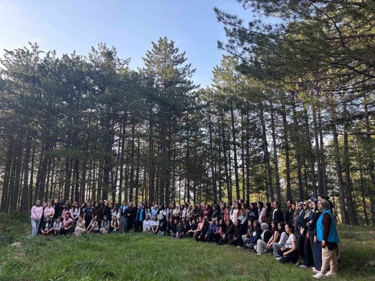 Kütahyalı kız öğrenciler Murat Dağı Kampı’nda buluştu