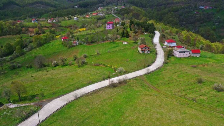 Ordu’da beton yol çalışmaları sürüyor