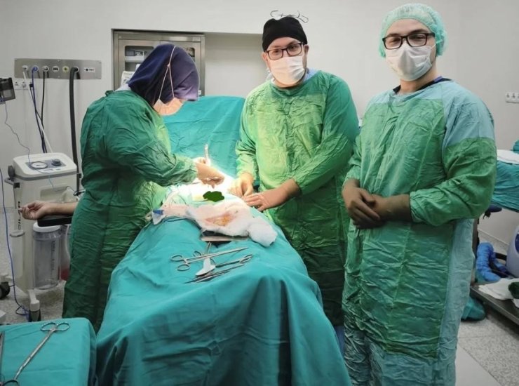 Bayburt’ta iki hastanın mesanesinden 27 taş çıkarıldı