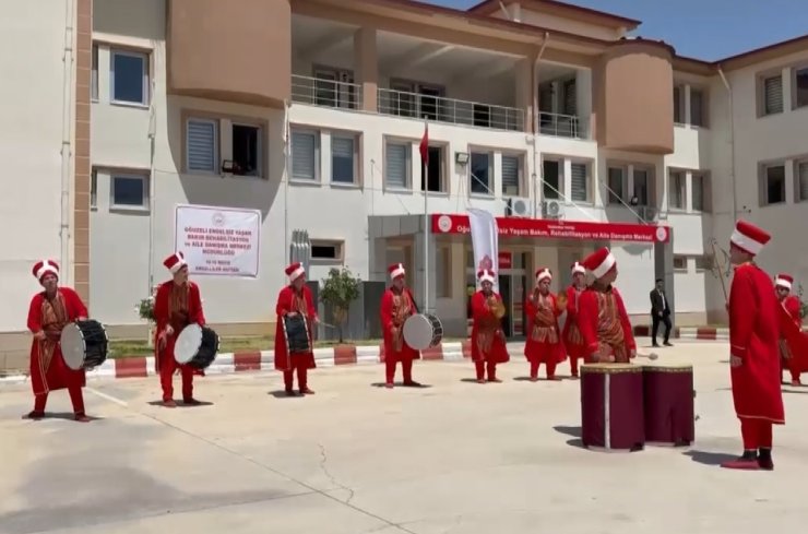 Özel bireylerden oluşan mehteran takımından özel performans