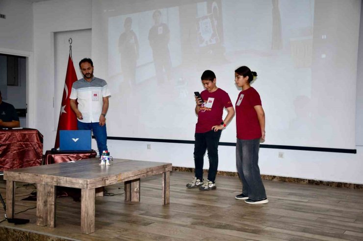 Silifke’de ’Ortaokullar Arası Otto Robot Dans Şenliği’ düzenlendi