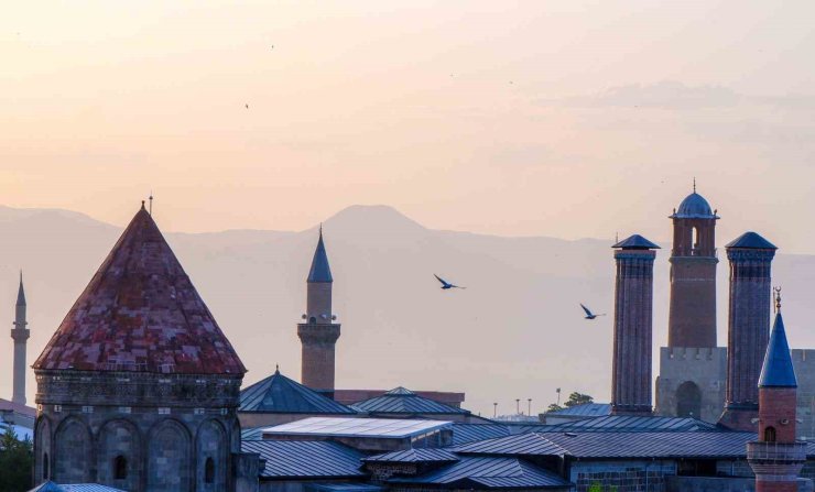 Belgeler konuştu: Erzurum, İzmir’in acısını yüreğinde hissetmiş
