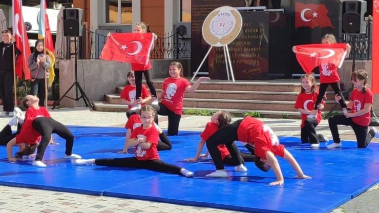 Devrek’te Gençlik Haftası çeşitli etkinliklerle kutlandı