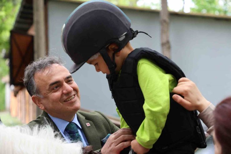 Elazığ emniyetinden engelliler haftasında anlamlı program