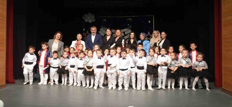 Minikler yetenekleri ile parmak ısırttı