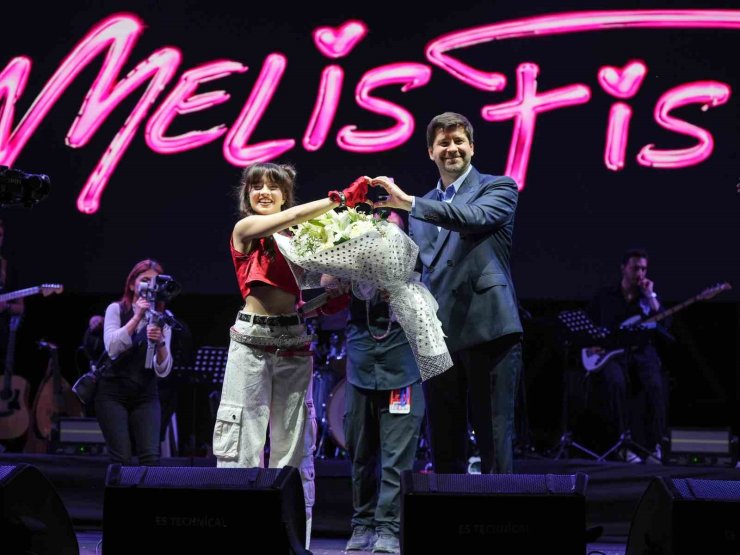 Tarsus’ta Çocuk ve Gençlik Festivali coşkuyla başladı