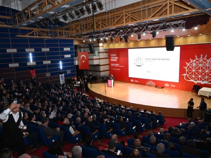 Tosya Belediye Başkanı Kavaklıgil, Tarihi Kentler Birliği yönetimine girdi